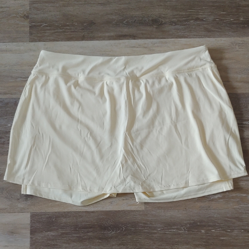 NWOT Real Essentials Women's Skort Yellow Size 3X